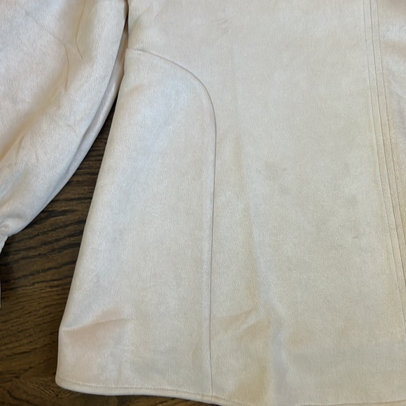 Tuckernuck Brushed Suede Swing Top Size Small - Picture 3 of 4